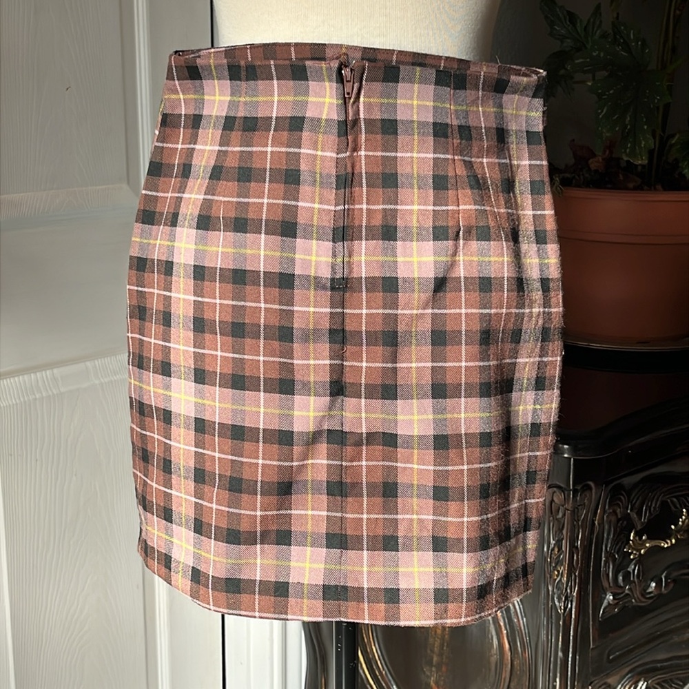 GB Plaid Blazer & Skirt Set - Picture 7 of 10